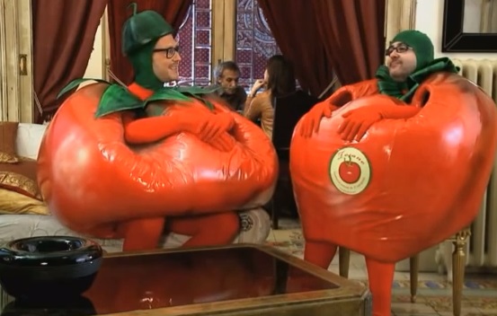 El encuentro amoroso de<br/> dos tomates muy distintos