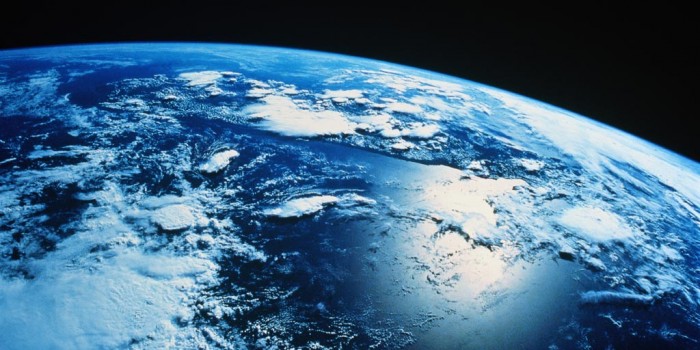 Desde el espacio la Tierra, en vivo