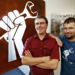 Fundadores de iFixit. 