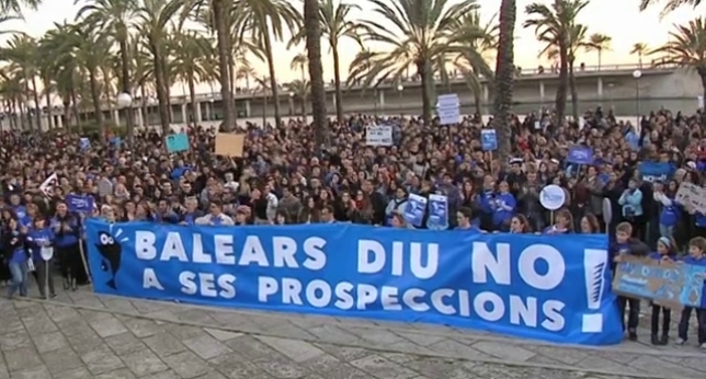 Alemanes en defensa de las Baleares españolas y contra las petroleras