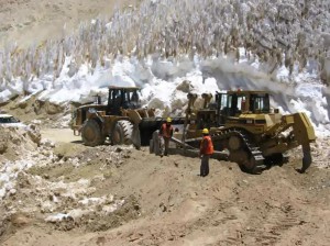 La actividad minera es una constante amenaza para la preservación de los glaciares. 